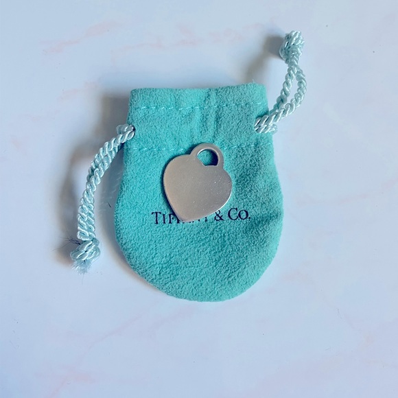 Tiffany & Co. heart pendant - Picture 2 of 3